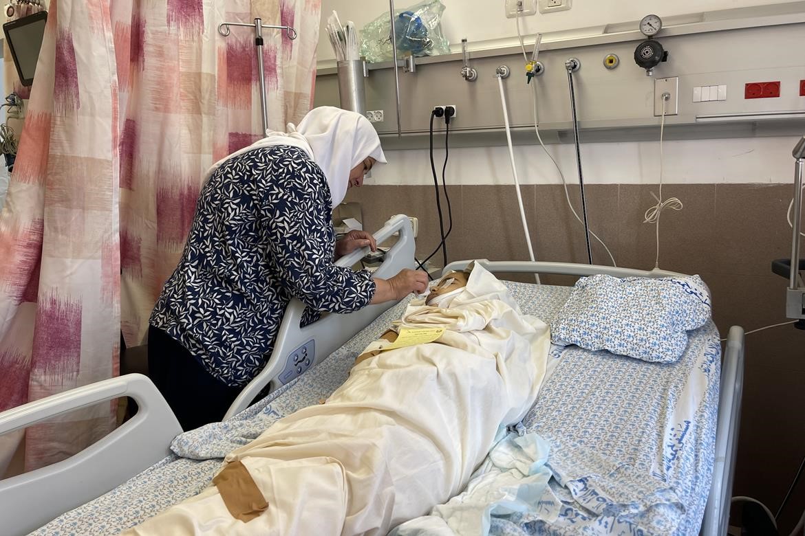 استشهاد الطفلة الجريحة ليان الشاعر (11 عاما ) بعد اصابتها بالعدوان على غزة ونقلها لتلقي العلاج في القدس